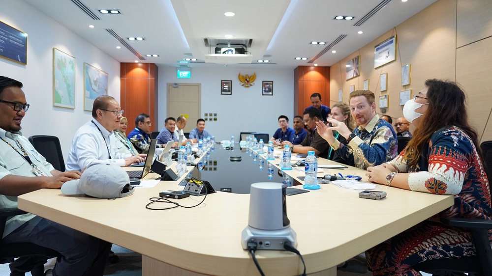 Kepala Biro Humas, Promosi, dan Protokol, Ariastuty Sirait bersama Delegasi Swedia berkunjung ke PT. Panasonic Batam, Rabu (25/10/2023). (hms)