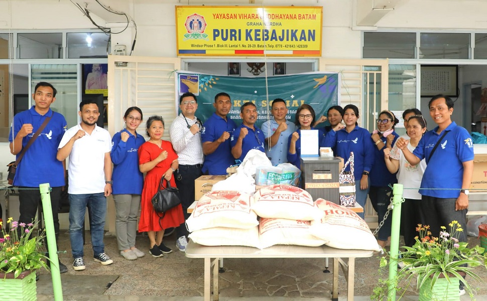 Kegiatan Bakti Sosial Pembagian Sembako dan Pemeriksaan Kesehatan (Foto : hms)