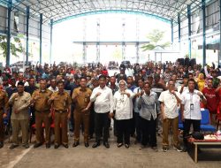 Muhammad Rudi Serahkan 1.004 Kartu BPJS Ketenagakerjaan untuk Nelayan