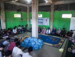 Ketua Umum Pikori BP Batam Serahkan Bantuan Sembako