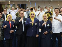 Sambangi BP Batam, Khofifah Indar Parawansa Lantik Ikatan Alumni UNAIR Kepri