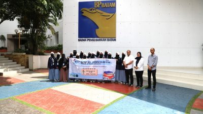 Perdalam Ilmu Kehumasan, Tim Ekskul Jurnalistik SMA IT Imam Syafi’i Sambangi BP Batam