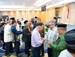 Pererat Silaturahmi, Jefridin dan Istri Halal Bihalal Bersama Masyarakat Belakang Padang
