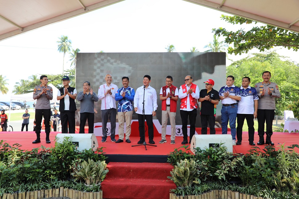 Muhammad Rudi resmi membuka dan menyambut Kejurnas Road Race and Mountain Bike 2024 (foto : hms)