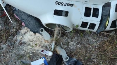 Helikopter Tersangkut Tali Layangan di GWK Bali