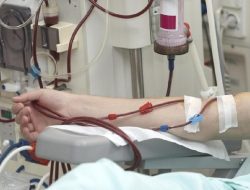 Apakah Pasien Gagal Ginjal Kronis Harus Cuci Darah Seumur Hidup?