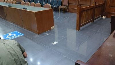 Pagar Pembatas Ruang Sidang Rusak Buntut Ricuh Usai Vonis SYL