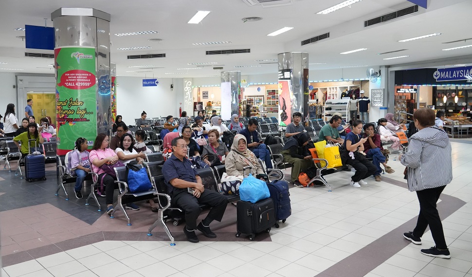 layanan terbaik agar penumpang merasa nyaman di Pelabuhan Internasional Ferry Batam Center (foto : hms)