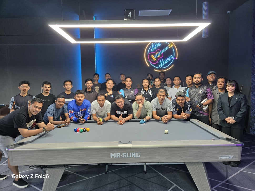 Club Billiard BP Batam menggelar Turnamen antar pegawai (Foto : hms)