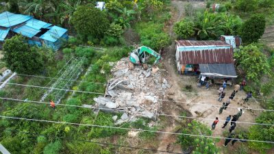 Pembongkaran Rumah Warga Rempang yang Setuju Relokasi (foto : hms)