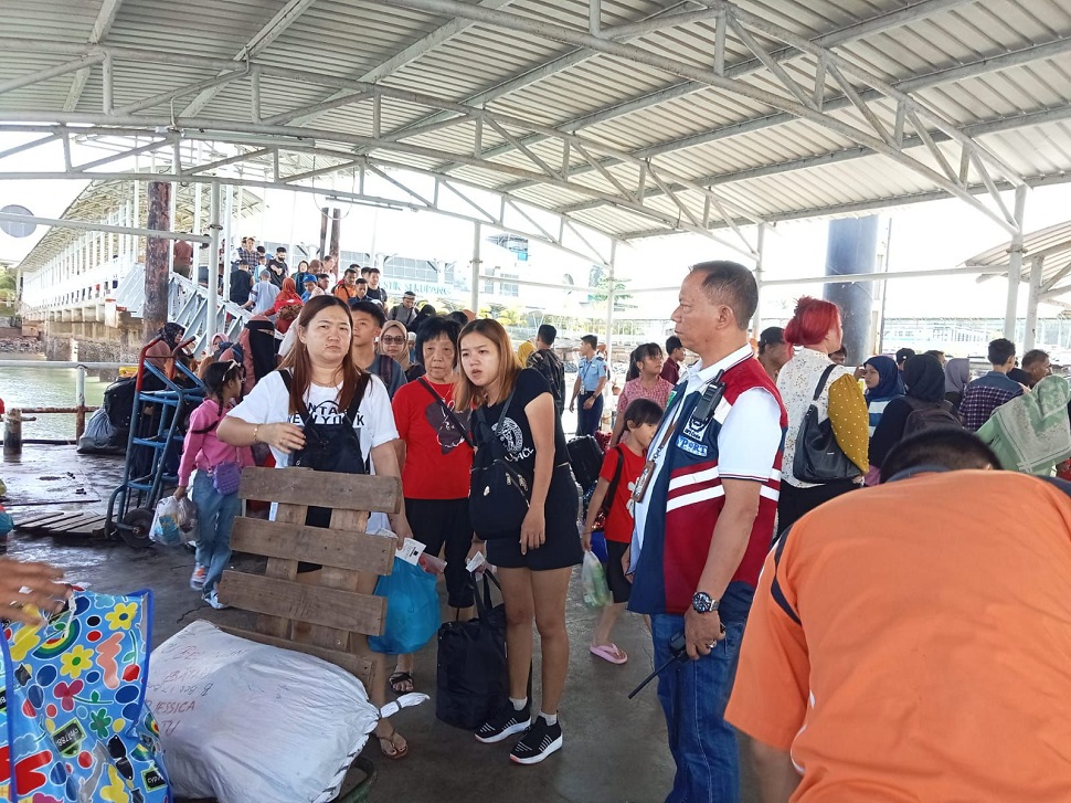 Suasana Arus Mudik Beberapa Waktu yang Lalu di Pelabuhan Sekupang (foto : hms)