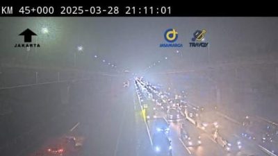 Puncak Arus Mudik: Sejumlah Titik Tol Cikampek Padat, Rest Area Buka-Tutup