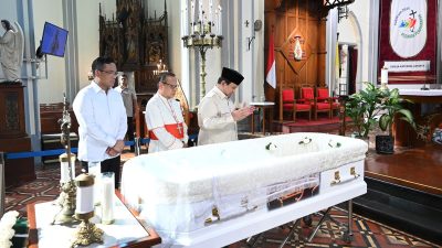 Prabowo Berduka atas Wafatnya Uskup Emeritus Mgr Petrus Turang