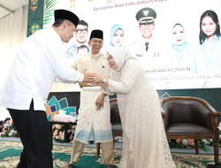 Gelar Silaturahmi dan Rumah Terbuka, Walikota Batam Sambut Warga di Hari Lebaran