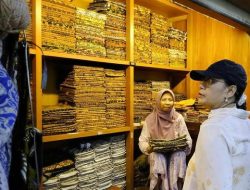 Momen Sri Mulyani ke Pasar Klewer, Ngobrol dengan Pedagang Pakai Bahasa Jawa
