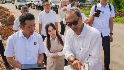 Gerak Cepat Tangani Banjir, Li Claudia Tinjau Lokasi Penyebab Banjir
