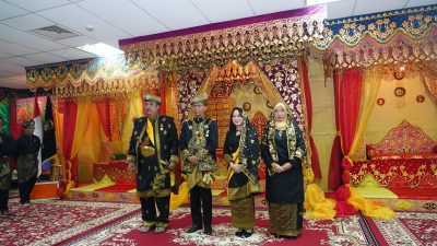 LAM Kepri Kota Batam Tabalkan Kepala BP Batam - Wakil Kepala BP Batam (Foto : hms)