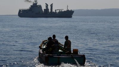 TNI AL Gagalkan Penyelundupan Pasir Timah Ilegal 45,7 Ton