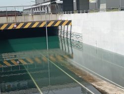 Jadi Kolam Renang Dadakan, Genangan Air di Underpass Cikarang Disedot