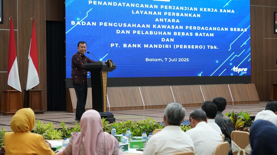 Deputi Bidang Administrasi dan Keuangan BP Batam, Alexander Zulkarnain (Foto : hms)