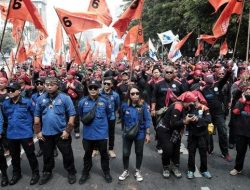 Ribuan Buruh Bakal Demo di Kantor Gubernur Jatim Besok