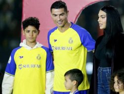 Resmi, Ronaldo Lamar Georgina dengan Cincin Berlian Raksasa