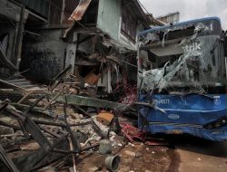 Transjakarta Tanggung Biaya Korban Kecelakaan Bus di Setiabudi