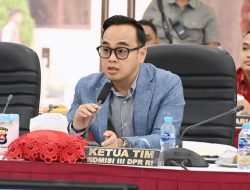 Komisi III DPR soal TNI Tak Bisa Laporkan Ferry Irwandi: Patuhi Putusan MK