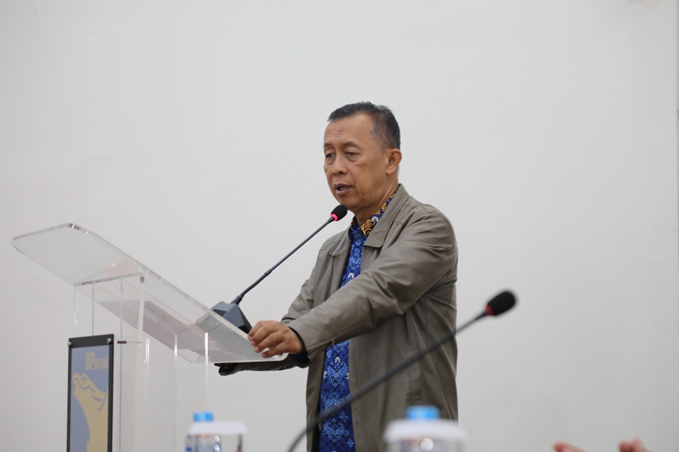Deputi Bidang Administrasi dan Keuangan, Alexander Zulkarnain (foto : hms)