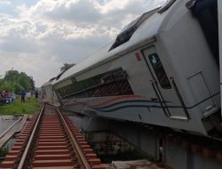 KAI Pastikan Penumpang Kereta Purwojaya Selamat Usai Anjlok di Bekasi