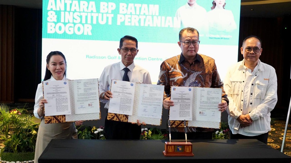 Penandatanganan nota kesepahaman Kolaborasi BP Batam dan IPB (foto : hms)