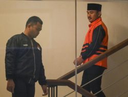 KPK Geledah Rumah Bupati Bekasi Ade Kuswara, Sita Mobil Land Cruiser