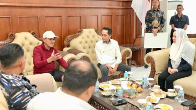 Amsakar-Li Claudia Salurkan Bantuan Rp4,8 M, Wagub Aceh Titip Salam untuk Warga Batam