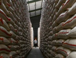 Inpres 100 Gudang Bulog Bakal Diteken Prabowo Sepulang dari London