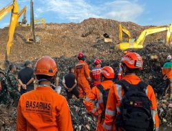 Korban Tewas Longsor Gunung Sampah Bantargebang: Sopir Truk-Pemilik Warung