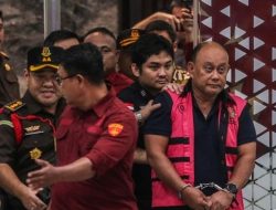 Geledah Kantor BGN-Rumah Dadan dkk, Kejagung Sita Dokumen hingga Laptop