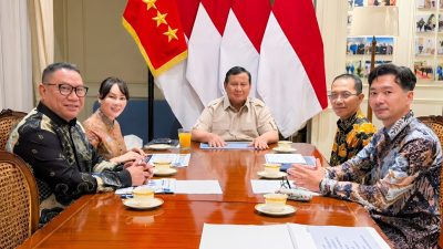 Presiden RI Prabowo Subianto menerima jajaran pimpinan BP Batam (foto : hms)
