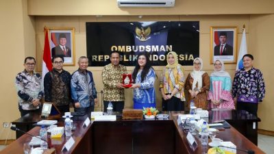 Kunjungan Deputi Bidang Pelayanan Umum BP Batam, Ariastuty Sirait, di Kantor Ombudsman RI (foto : hms)