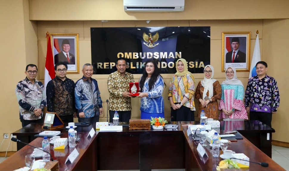 Kunjungan Deputi Bidang Pelayanan Umum BP Batam, Ariastuty Sirait, di Kantor Ombudsman RI (foto : hms)