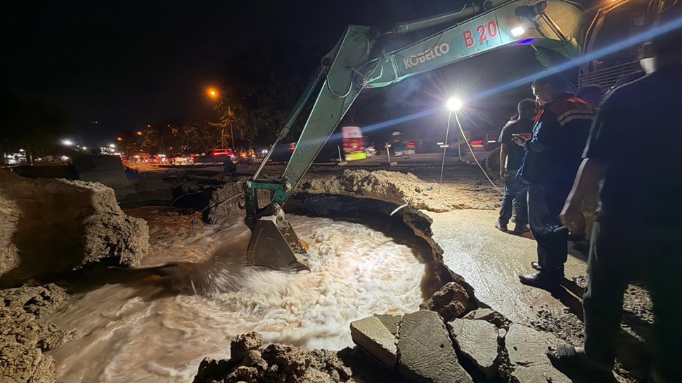 Penanganan Kebocoran Susulan Pipa Muka Kuning (foto : hms)