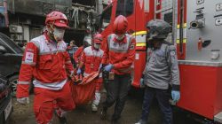 Petugas Damkar Gugur Saat Padamkan Kebakaran di Kramat Jati