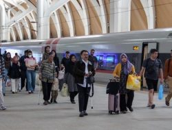 60% Saham Kereta Cepat Bakal Dipegang Kemenkeu, PT PSBI Tutup?