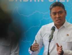 Respons Bos BGN soal Anggaran MBG & Pendidikan Harus Dipisah