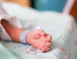 Bayi 28 Hari di Surabaya Meninggal Usai Diduga Dicekoki Nenek Telur Mentah
